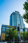 城市中的现代高楼建筑