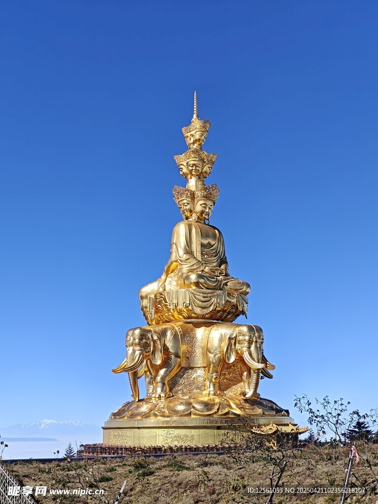 峨眉山金顶