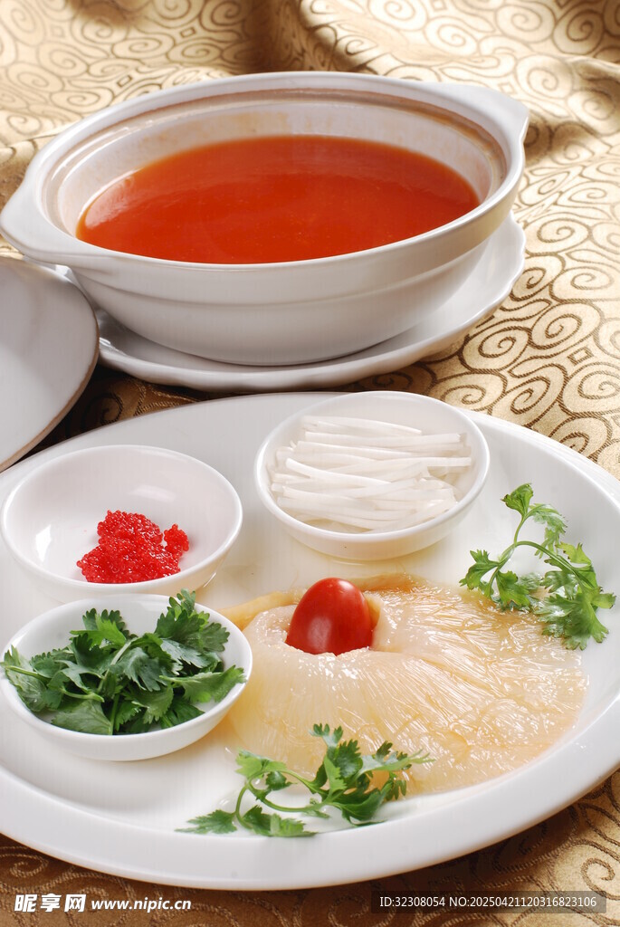 滋补靓汤配精致小菜