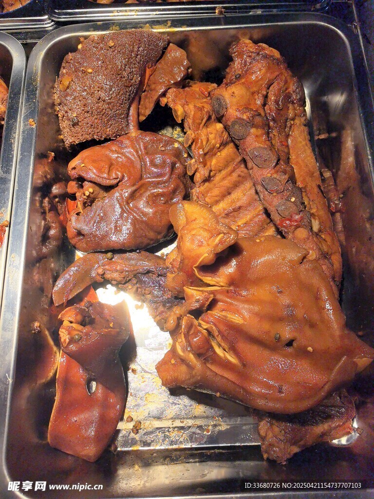卤味熟食展示