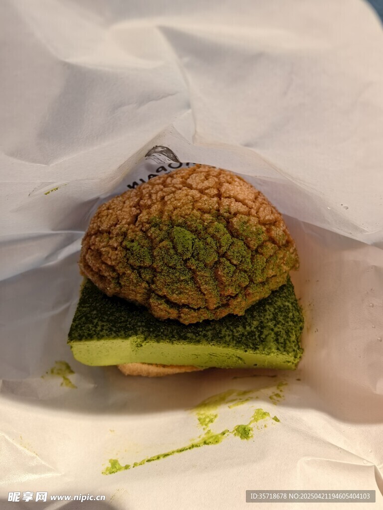抹茶提拉米苏蜜瓜包