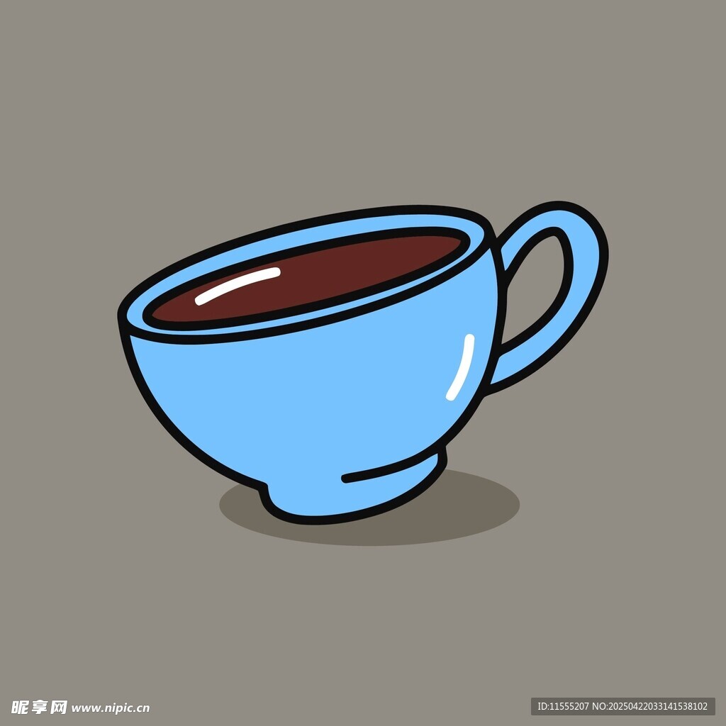 蓝色茶杯装着深色饮品