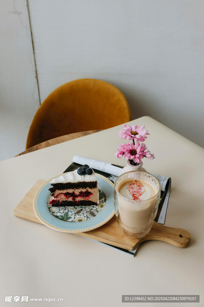 精致下午茶甜点与咖啡