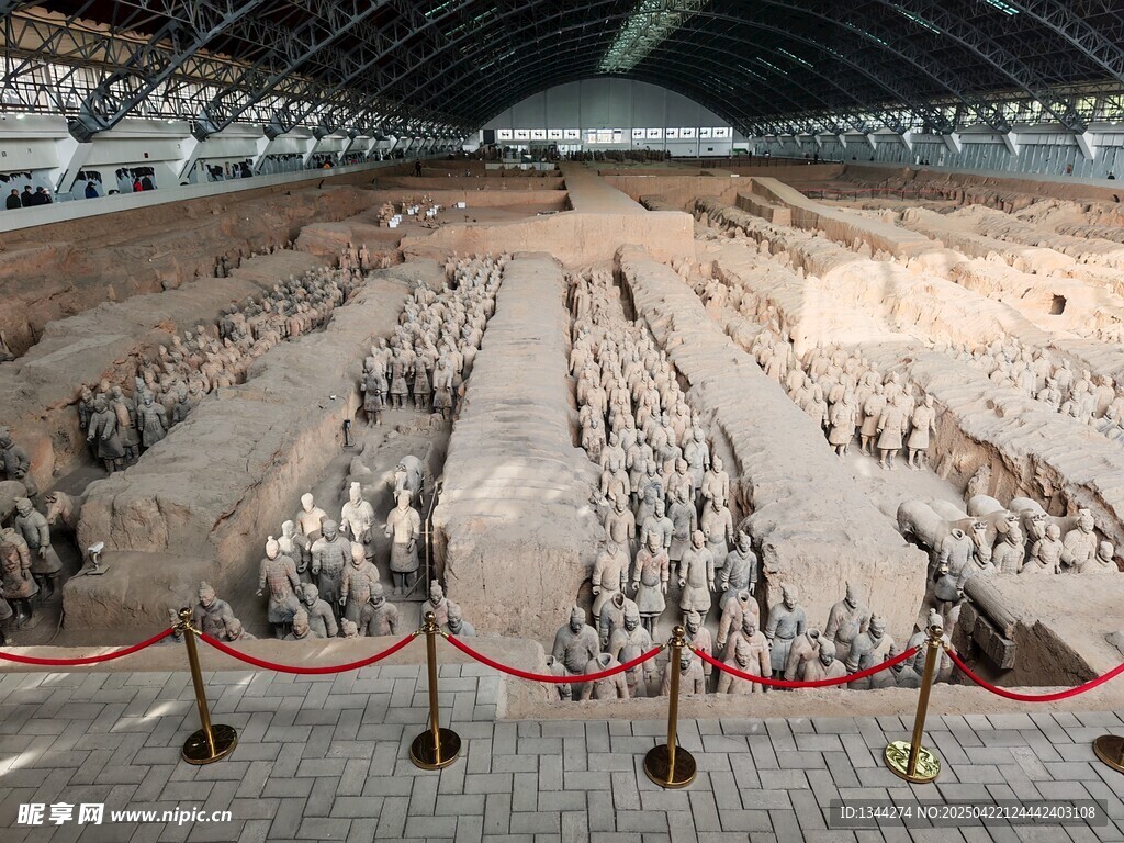 壮观的秦始皇陵兵马俑场景