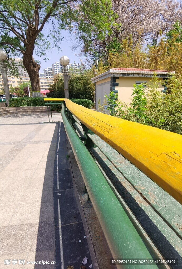 多彩护栏