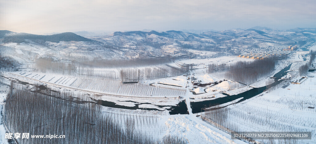 冬日雪山壮丽景观