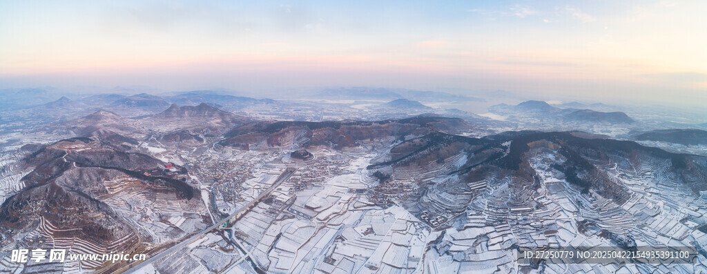 冬日雪山壮丽风光