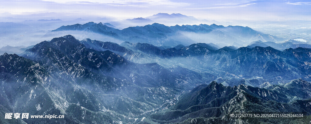 壮丽山峦云海景观