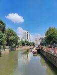河畔城市风光 小船悠悠