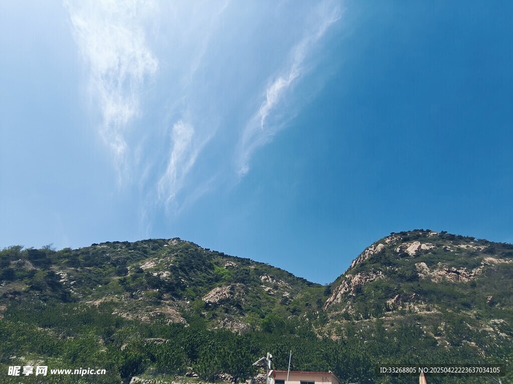 青山蓝天美景