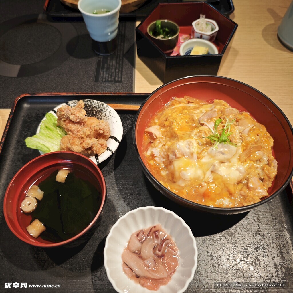 日式美味套餐诱人呈现