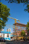 城市建筑工地的繁忙景象