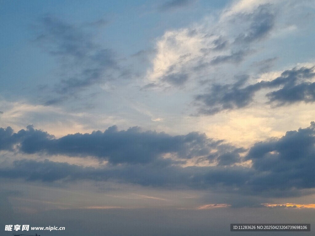 天空与云朵