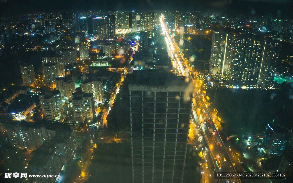 城市夜景俯瞰图