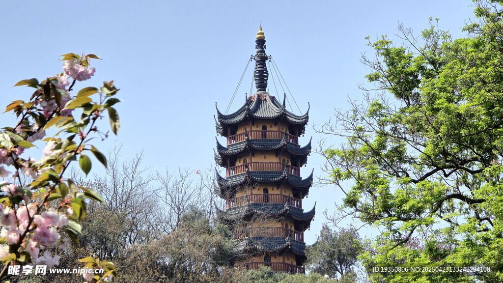 镇江金山寺慈寿塔景色