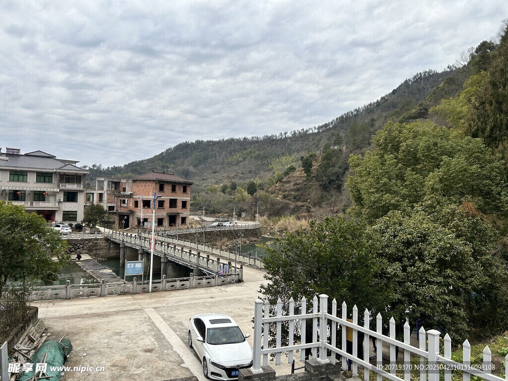 山间村落景致