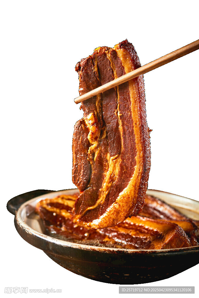 筷子夹起诱人美味红烧肉