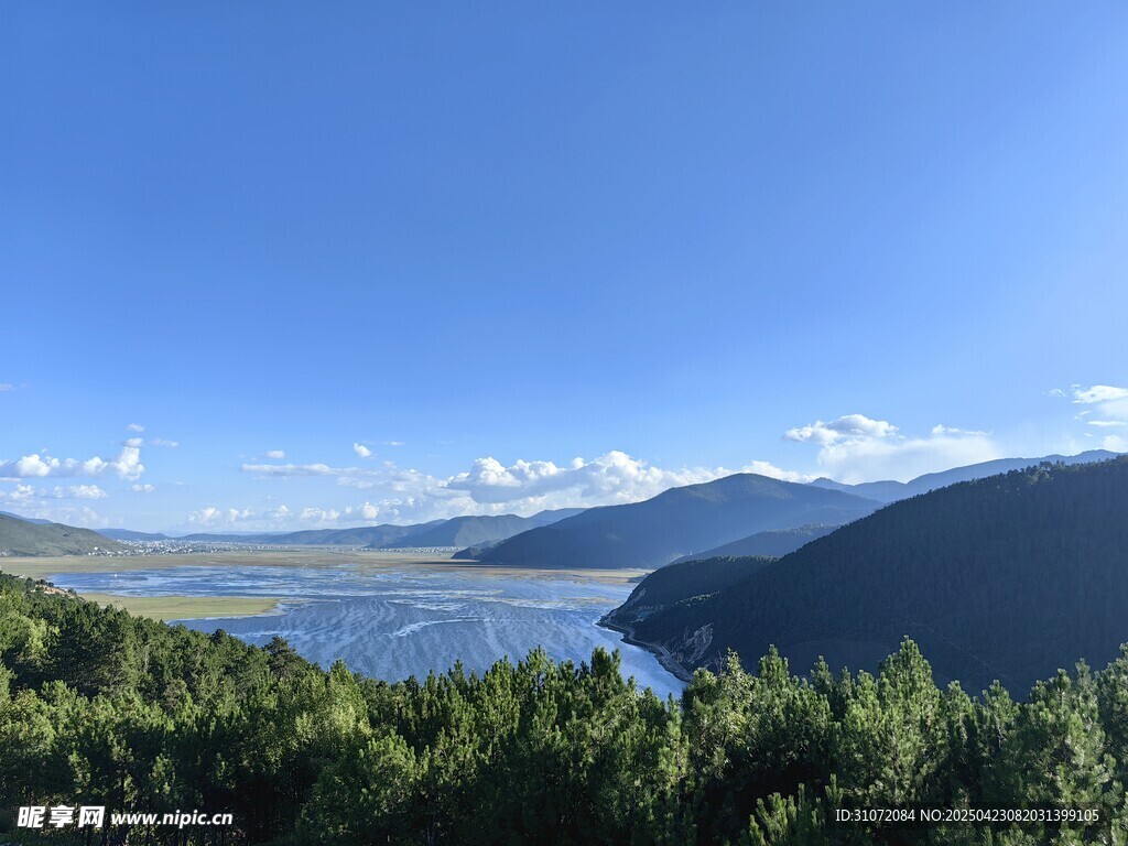 香格里拉秋日纳帕海
