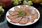 美味卤牛肉切片摆盘