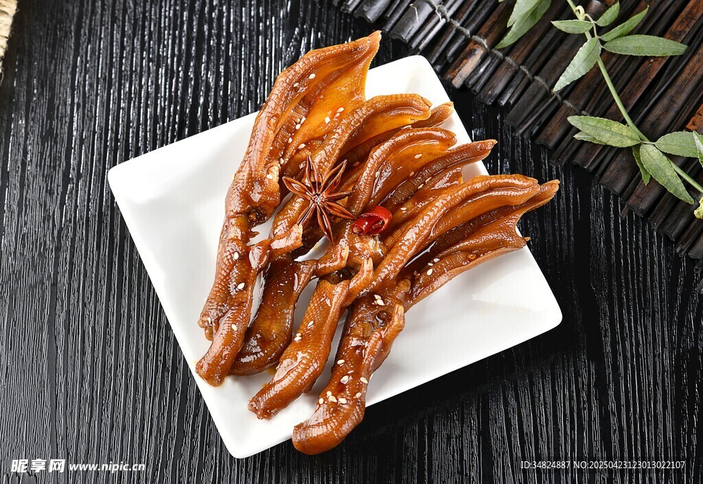 香辣卤鸭掌