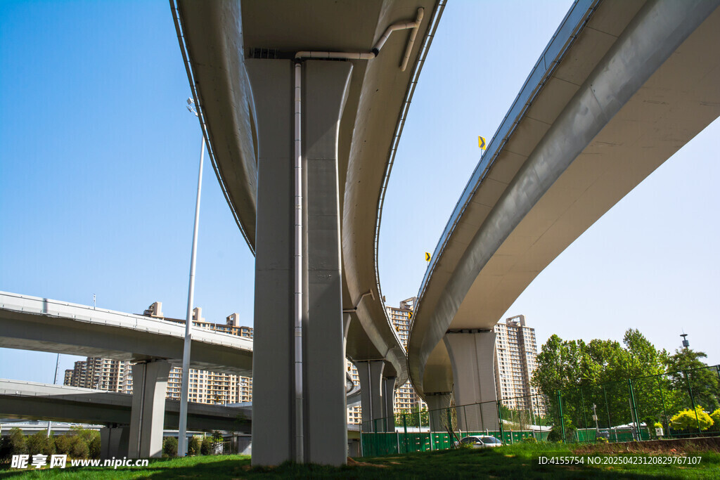 城市高架桥壮观景象