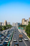 城市繁忙公路景象