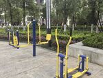 户外社区健身器材场景