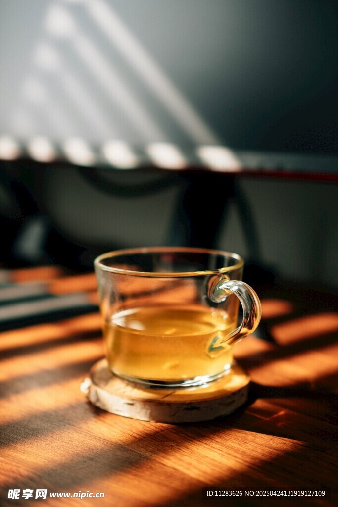 透明玻璃杯热茶