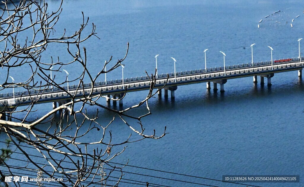海上长桥风景