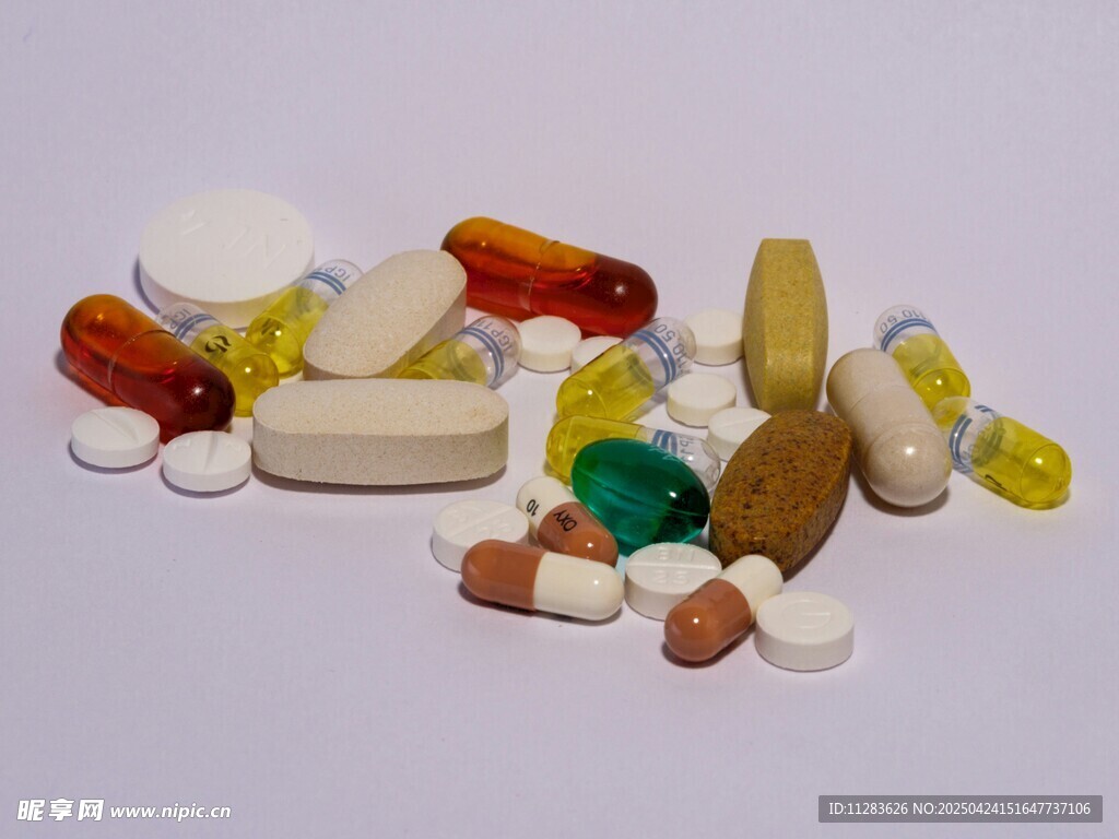 多样色彩的各类药片