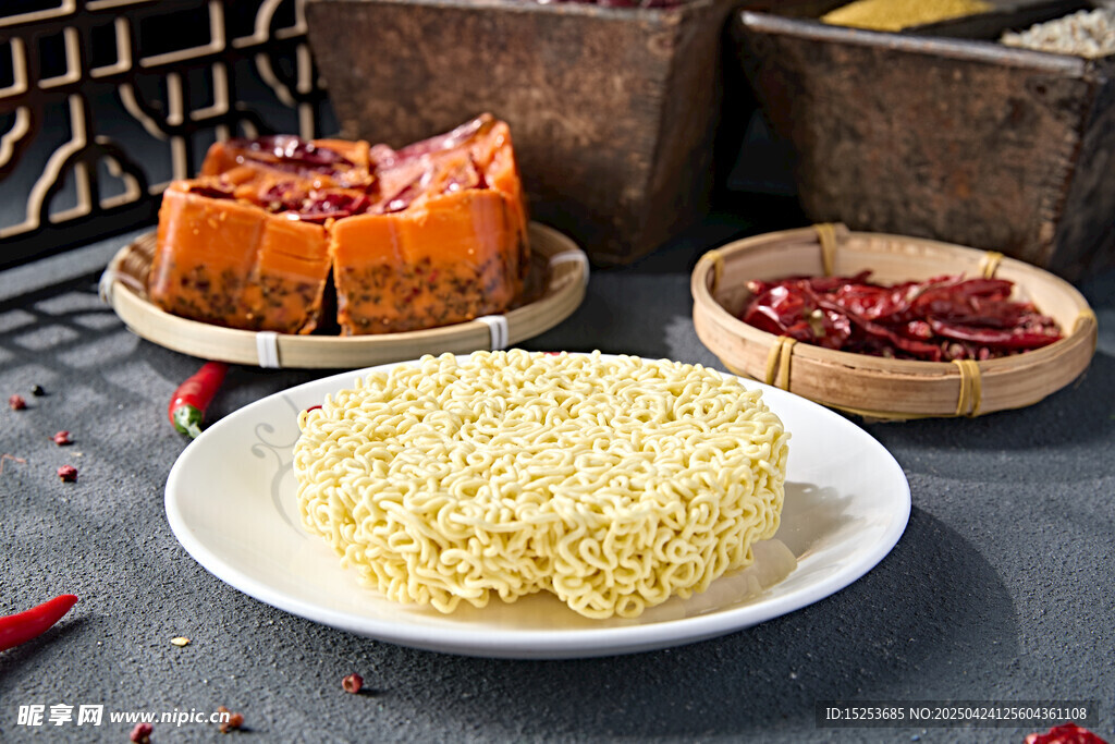美味方便面与特色食材