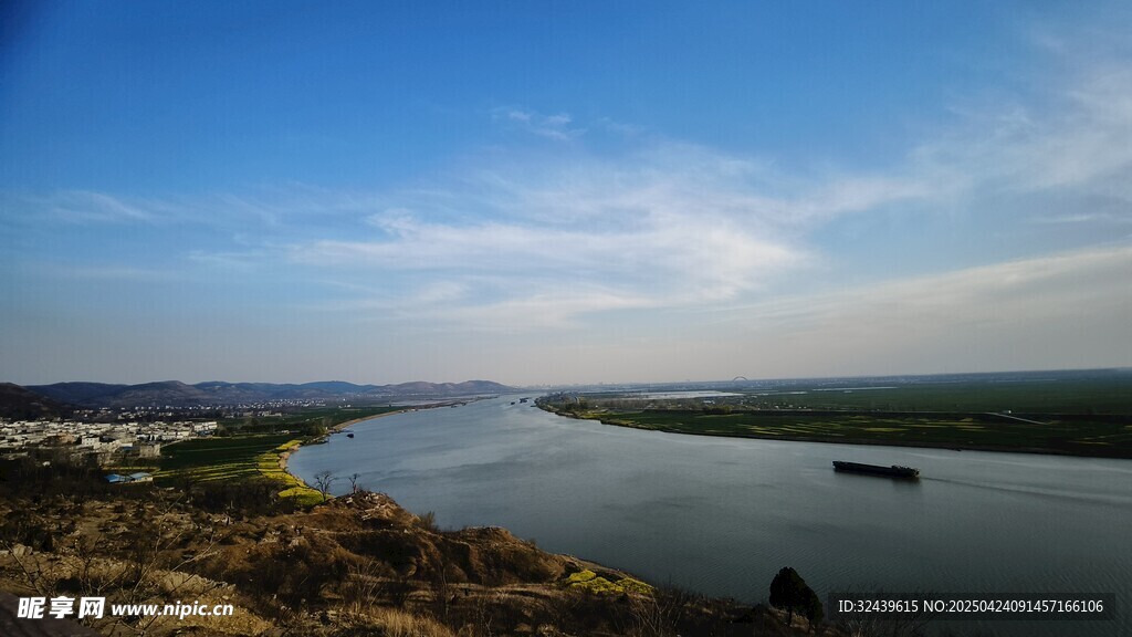 河畔风光美景