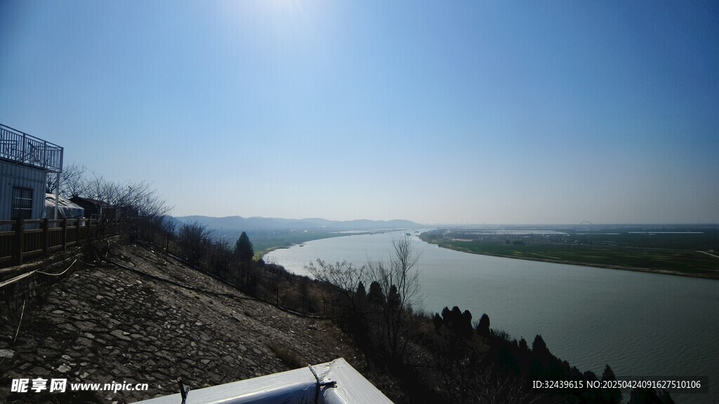 河畔风光美景