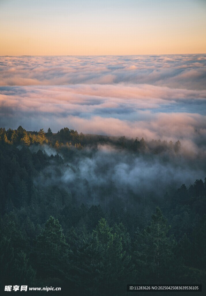 山间云海日出美景
