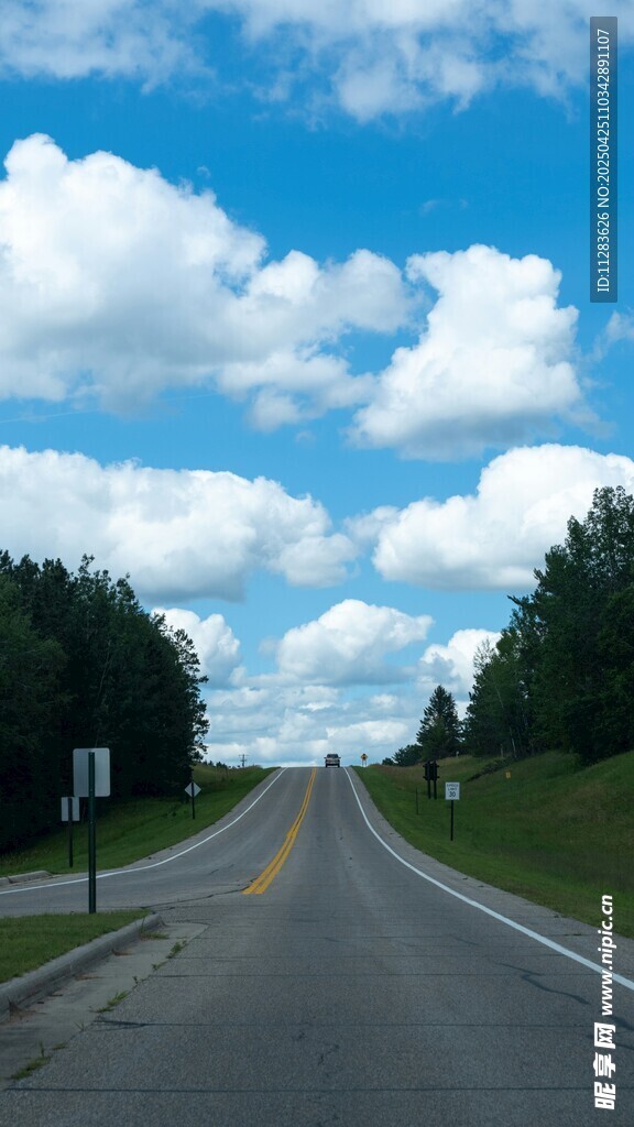 宽阔公路