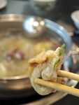 美味火锅食材夹起瞬间