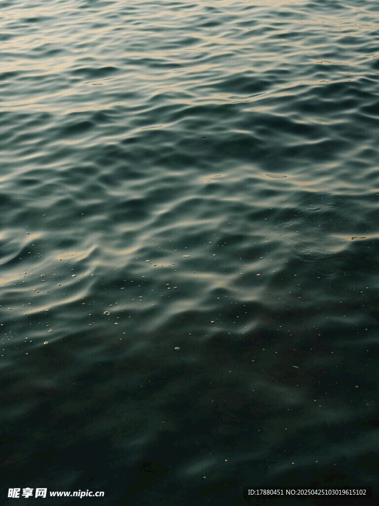 水面波纹