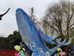 蓝色鲸鱼雕塑景观