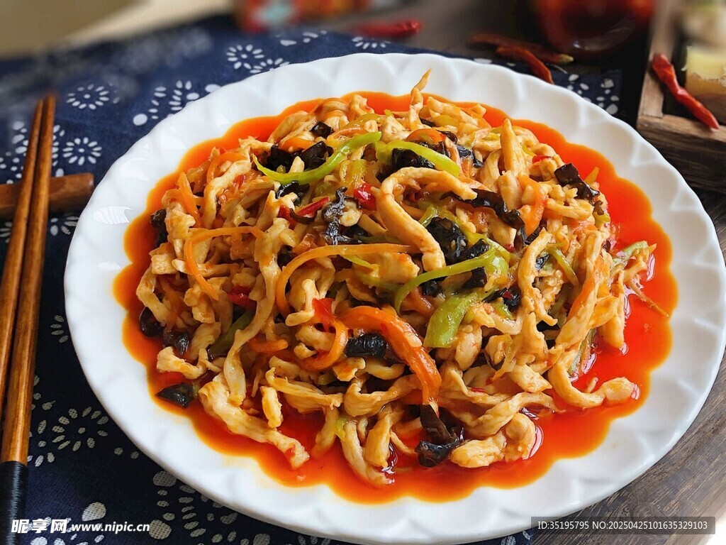 美味炒面色泽诱人