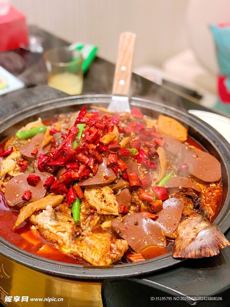 麻辣鲜香的美味火锅盛宴