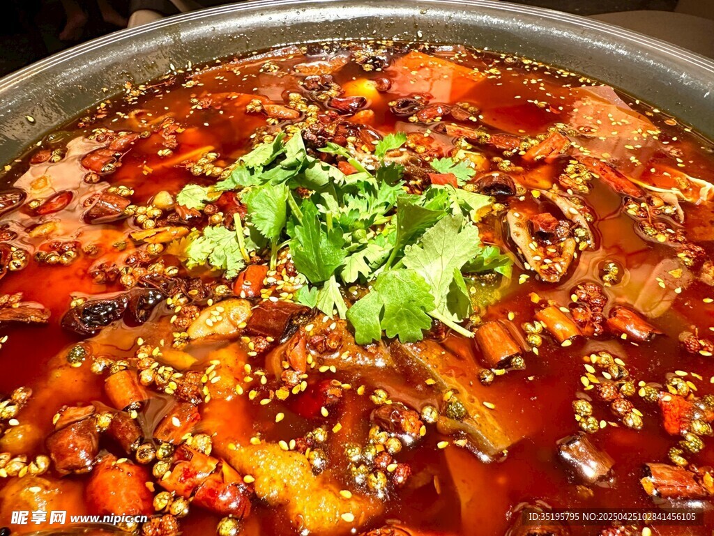 麻辣鲜香的诱人火锅
