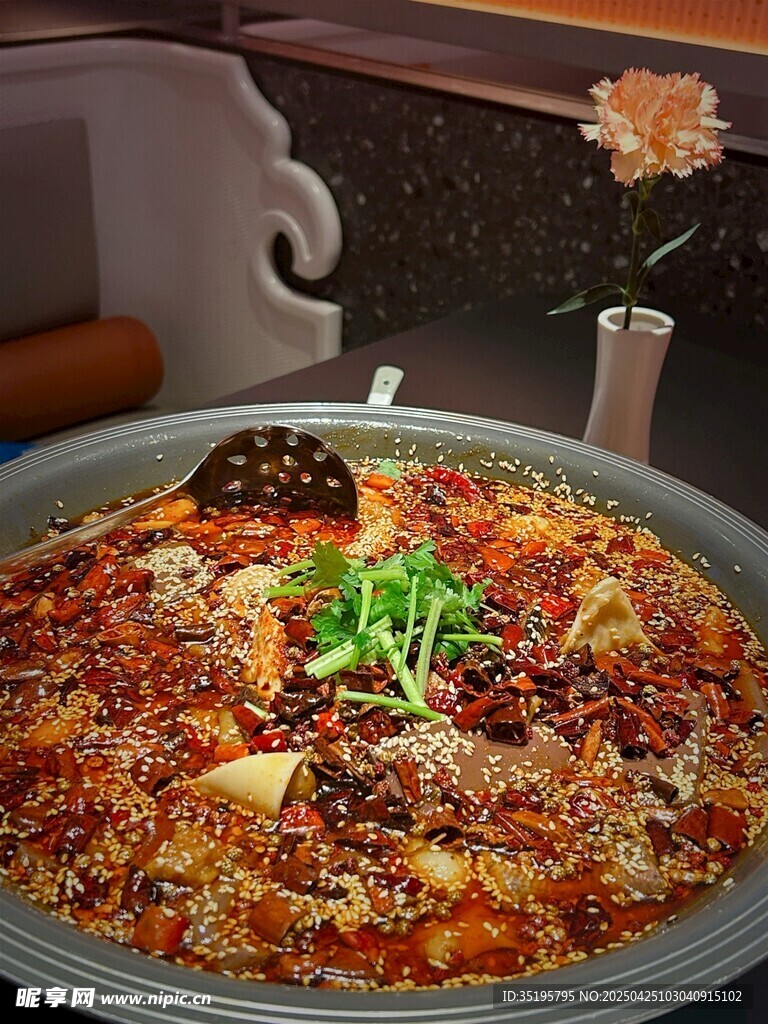 麻辣鲜香的诱人毛血旺