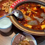 麻辣鲜香的美味火锅盛宴