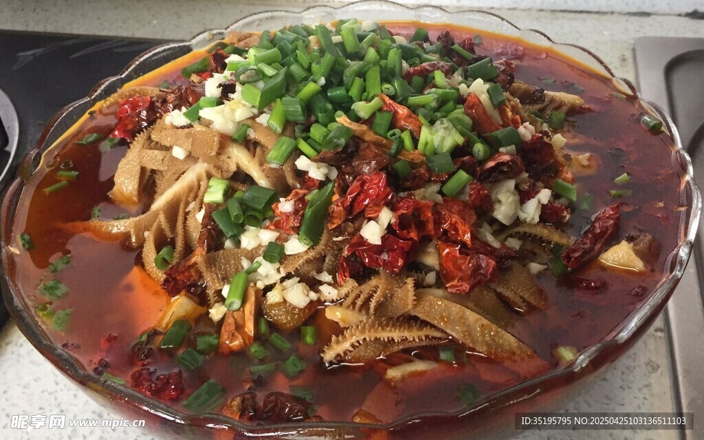麻辣鲜香的美味毛血旺