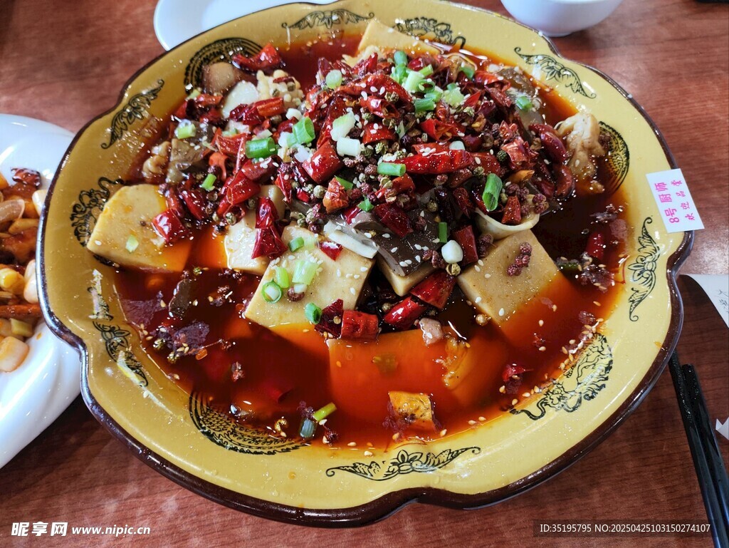香辣麻婆豆腐诱人美食