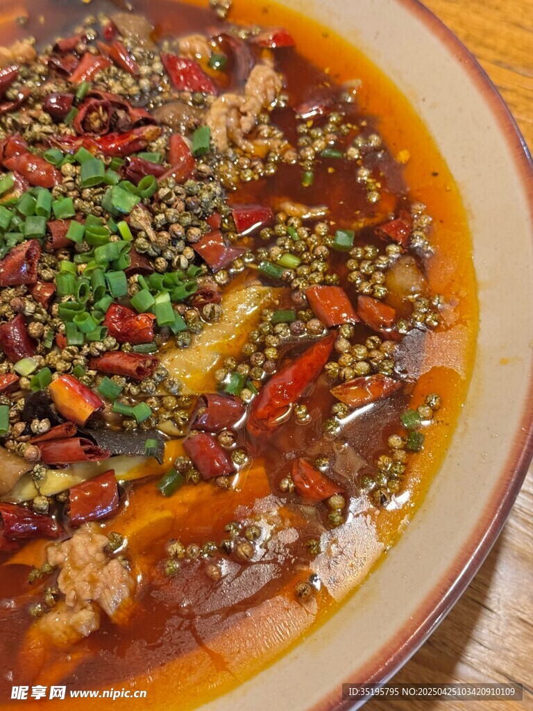香辣诱人的特色水煮鱼
