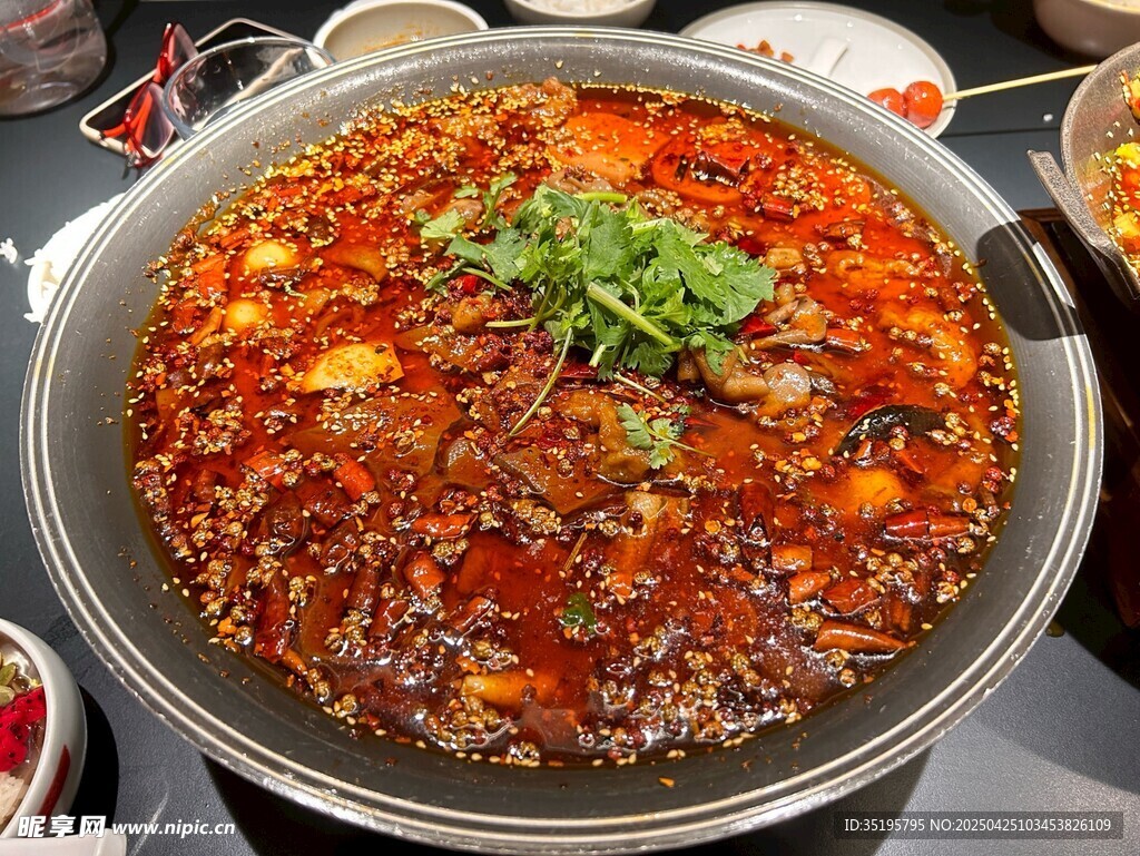 麻辣鲜香的美味火锅