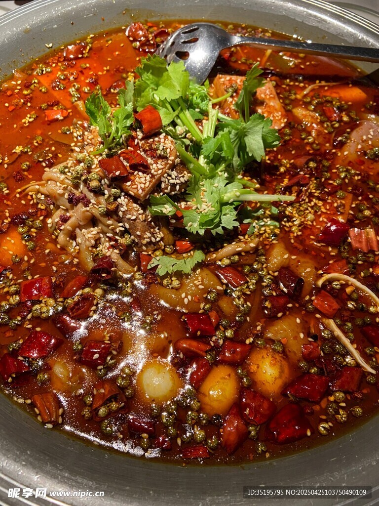 麻辣鲜香的诱人毛血旺