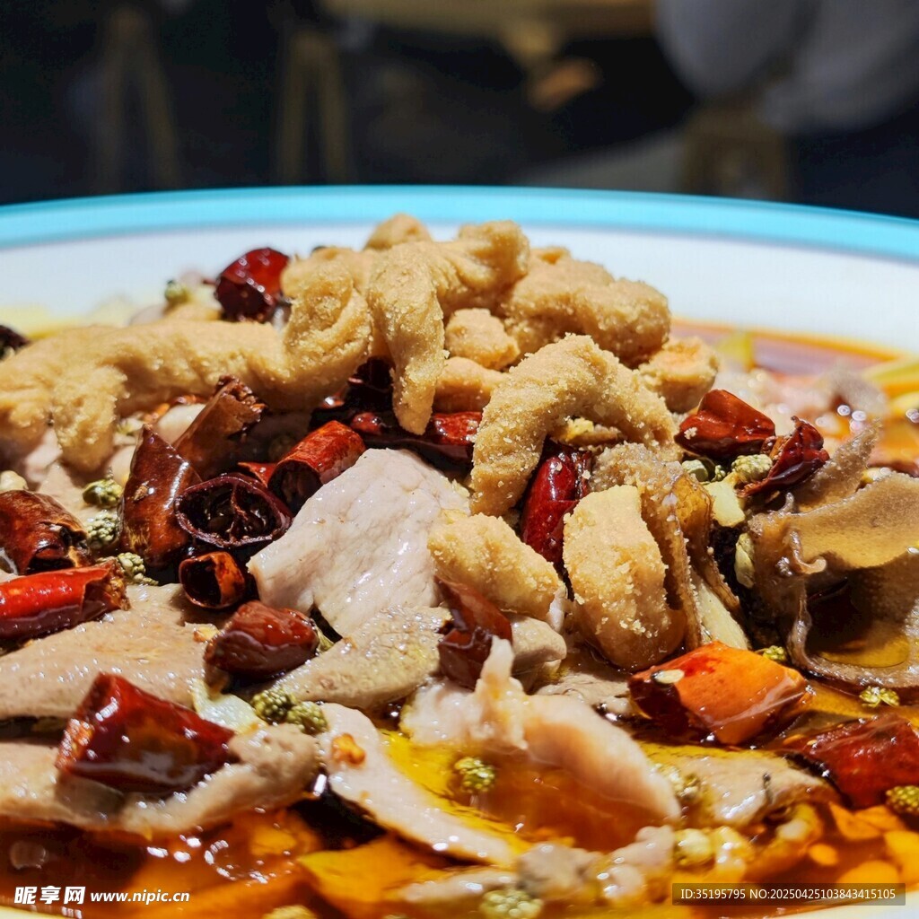 麻辣鲜香的美味海鲜拼盘