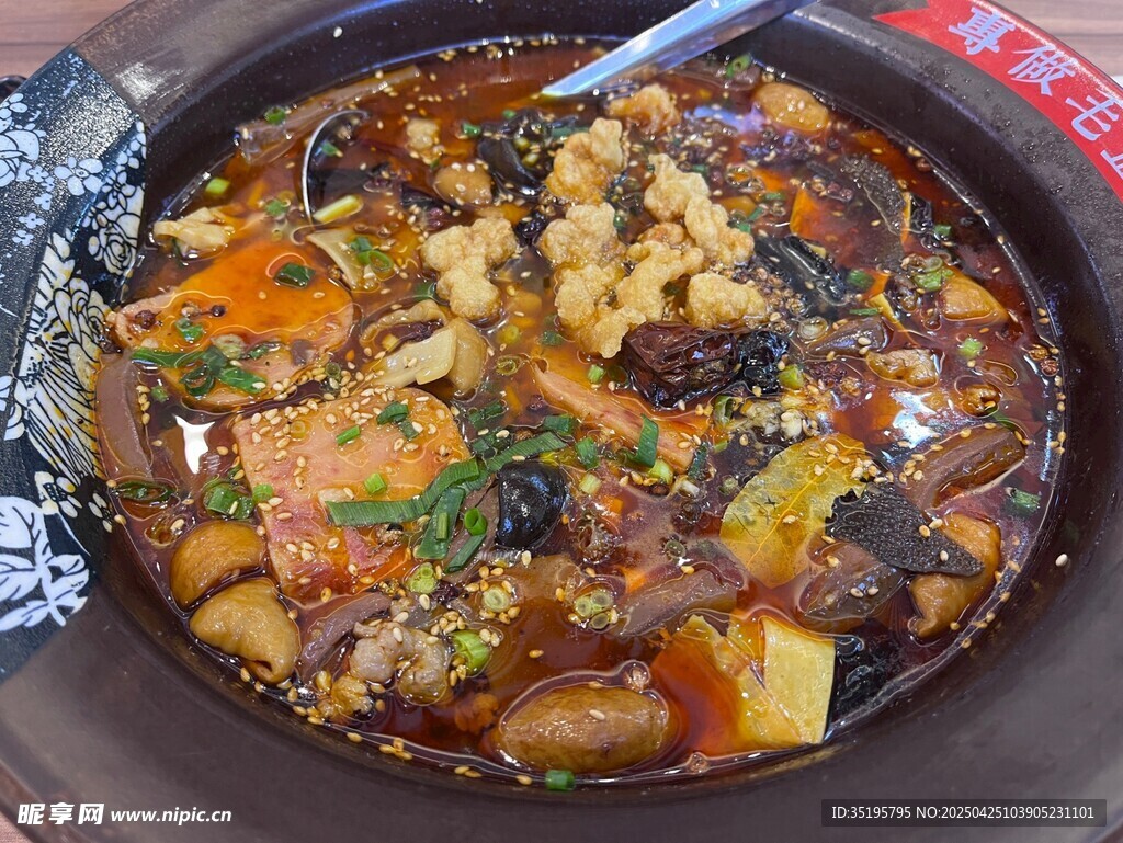 美味麻辣毛血旺大盆菜